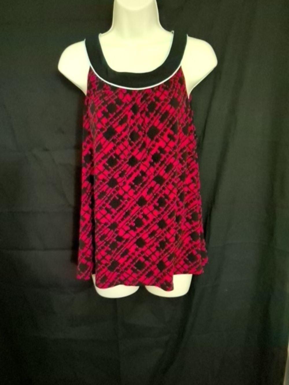 Notations Black-Trim Red and Black Printed Sleeveless Tank